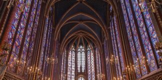 Jak dobrać żyrandol do pokoju?